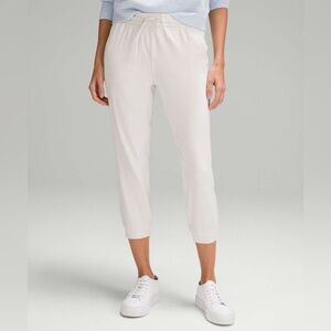 Lululemon Soft Jersey Classic-Fit Mid-Rise Cropped Jogger Heathered Bone